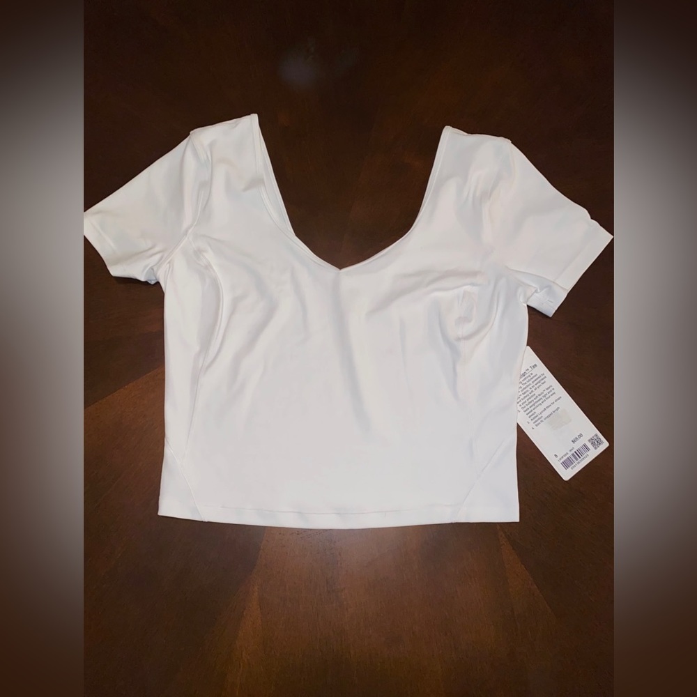 NWT Women’s White Lululemon Align Tee Buttery Soft SZ 8 Must Have for Wardrobe.